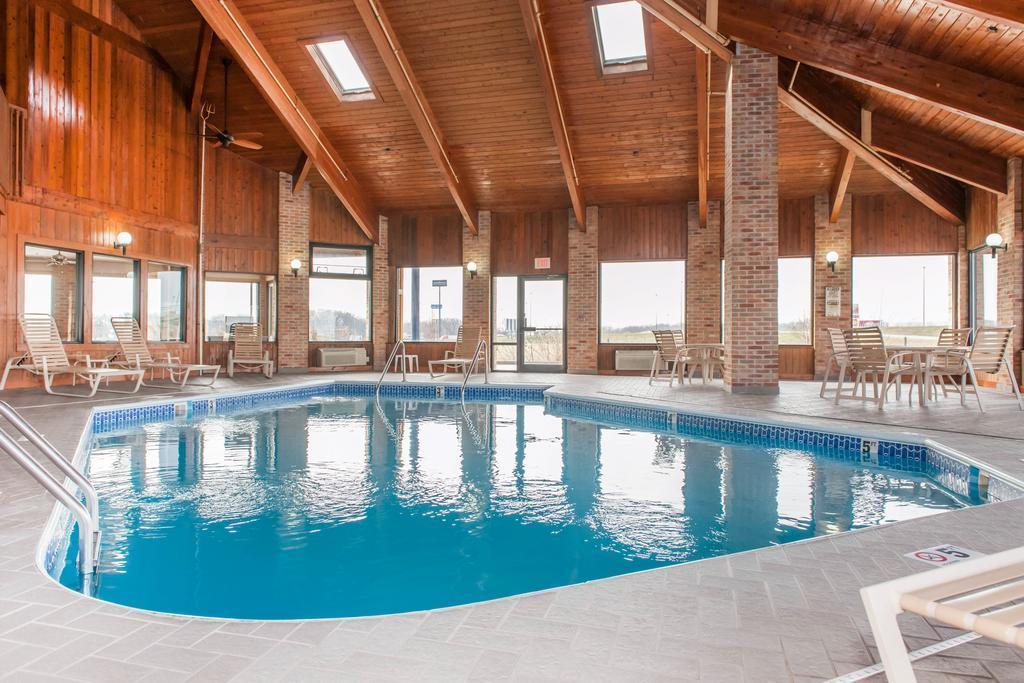 Quality Inn Ефингам Екстериор снимка