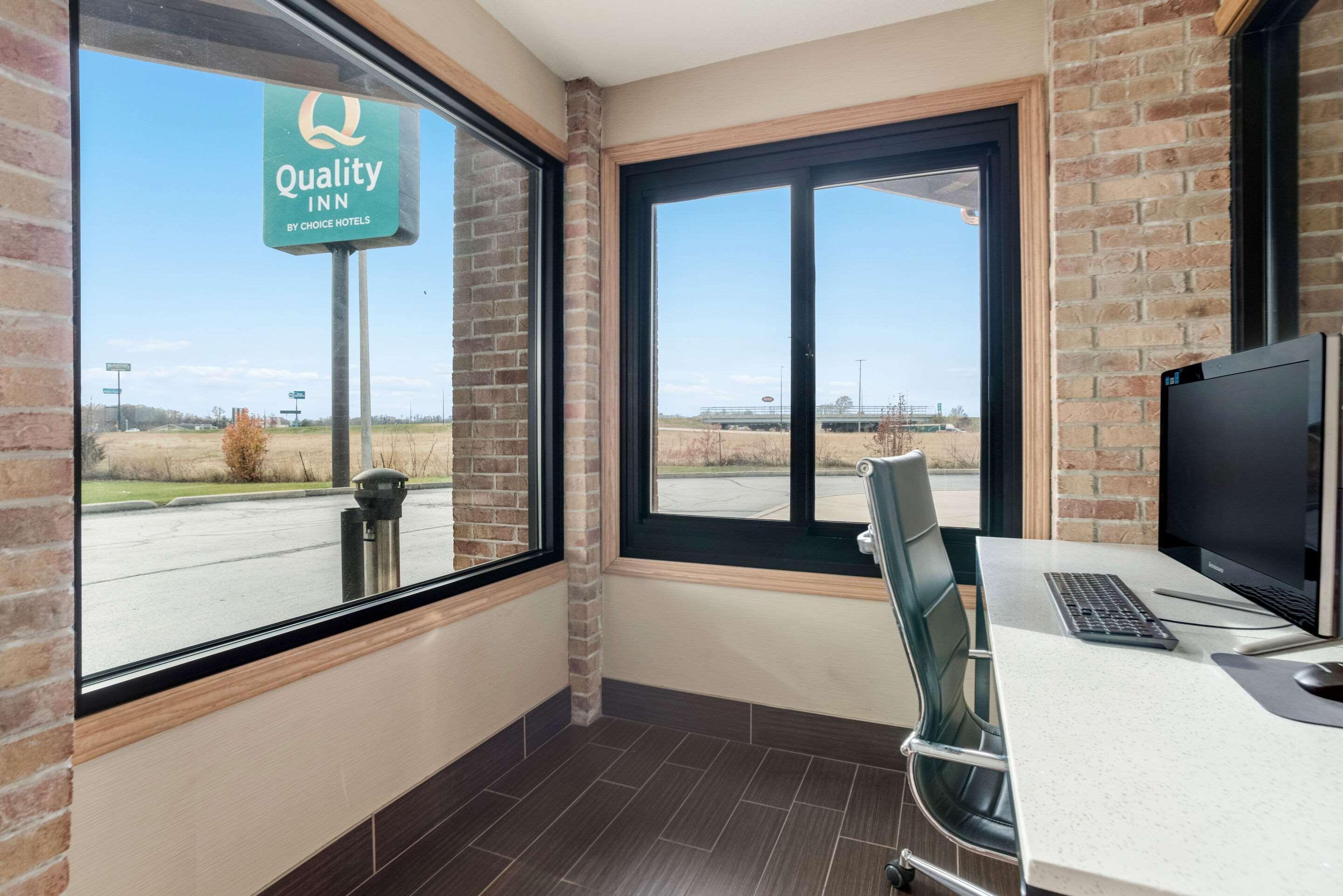 Quality Inn Ефингам Екстериор снимка