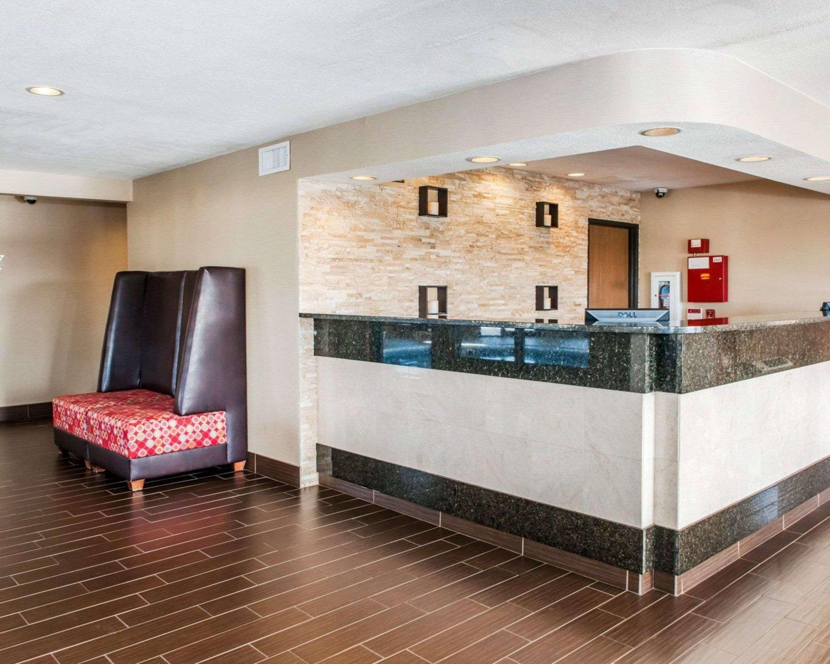 Quality Inn Ефингам Екстериор снимка